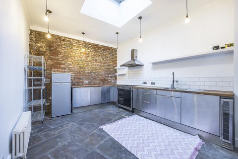 3 bedroom flat to rent, Morning Lane, London E9