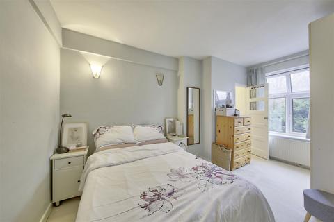 1 bedroom apartment for sale, Effra Court, Brixton SW2