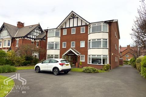 2 bedroom apartment for sale, Crystal Lodge, Clifton Drive, Lytham St. Annes