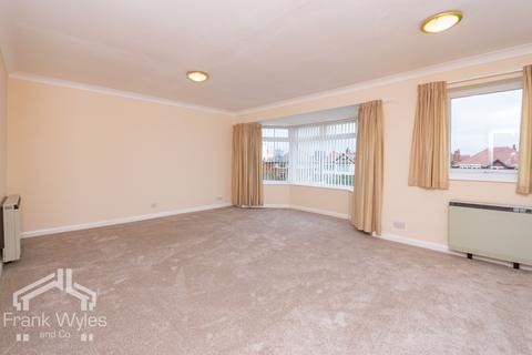 2 bedroom apartment for sale, Crystal Lodge, Clifton Drive, Lytham St. Annes