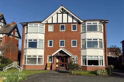 2 bedroom apartment for sale, Crystal Lodge, Clifton Drive, Lytham St. Annes