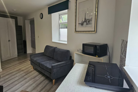 Studio to rent, Cumberland Road, Plaistow, London, E13