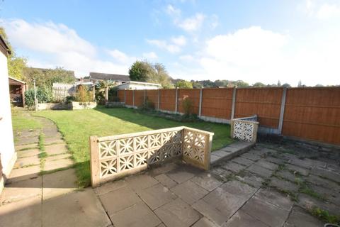 3 bedroom semi-detached house to rent, Haworth Close, Scunthorpe