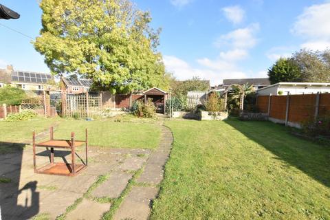 3 bedroom semi-detached house to rent, Haworth Close, Scunthorpe