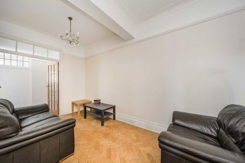 3 bedroom flat to rent, Haven Green, London W5