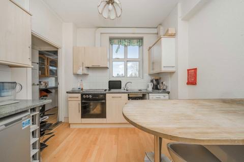 3 bedroom flat to rent, Haven Green, London W5