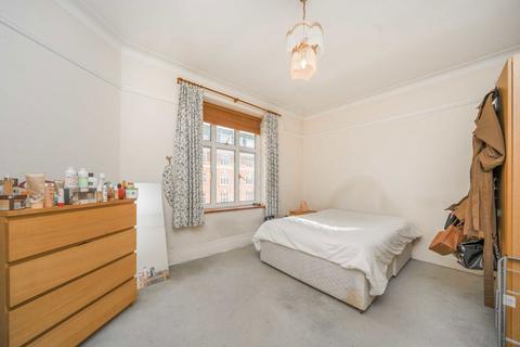 3 bedroom flat to rent, Haven Green, London W5