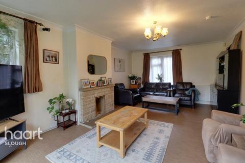 4 bedroom link detached house for sale, Rochfords Gardens, Slough