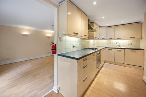 3 bedroom flat to rent, Primrose Gardens, Belsize Park NW3