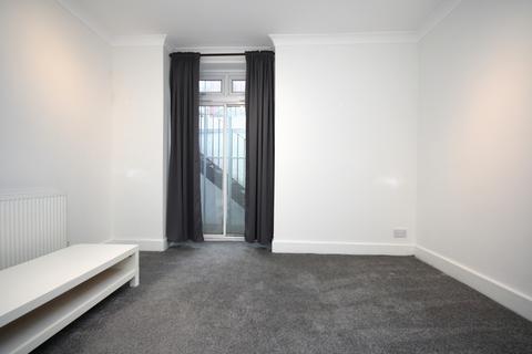 2 bedroom flat to rent, Warden Road, Kentish Town, NW5