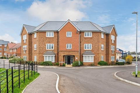 2 bedroom flat for sale, Surtees Drive, Edenbridge, Kent