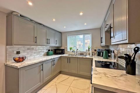 3 bedroom end of terrace house for sale, Bankside, Wombourne, WV5