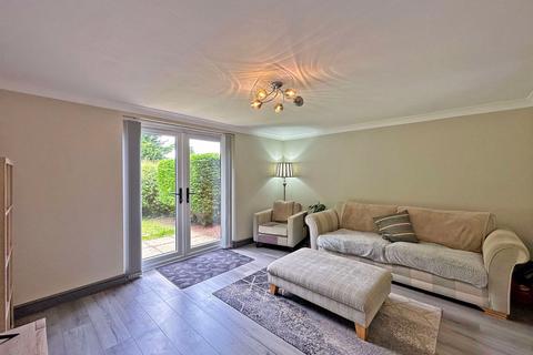 8 Bankside, Wombourne, Wolverhampton, WV5 8BE