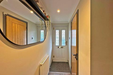 8 Bankside, Wombourne, Wolverhampton, WV5 8BE