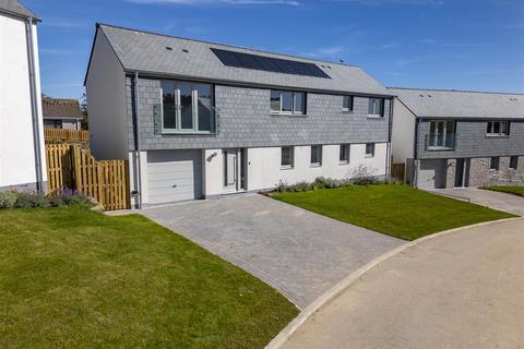 4 bedroom detached house for sale, Kingswood, St Austell PL26