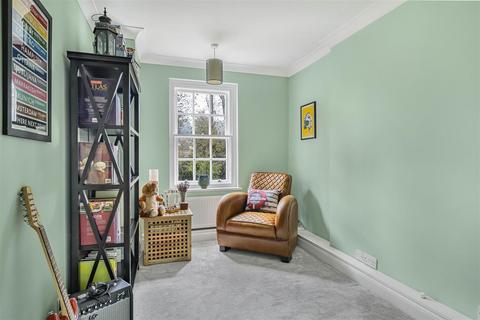 3 bedroom flat for sale, Fairmile Court, Henley-on-Thames, Henley-On-Thames RG9