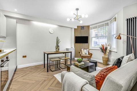 2 bedroom flat for sale, Halford Road, London SW6