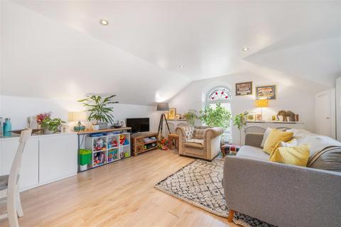 44e Croydon Road, London, SE20 7AE