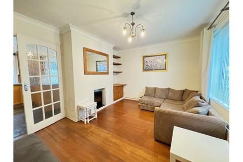 3 bedroom terraced house to rent, Magnolia Road, Grove Park W4