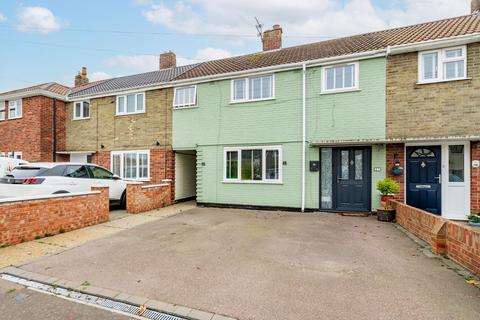 3 bedroom terraced house for sale, Brasenose Avenue, Gorleston