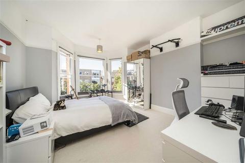 10 Elderslie Road, London, SE9 1UE