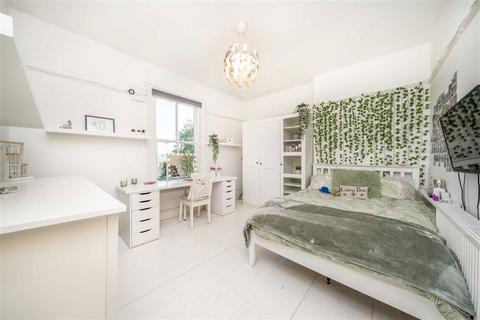 10 Elderslie Road, London, SE9 1UE