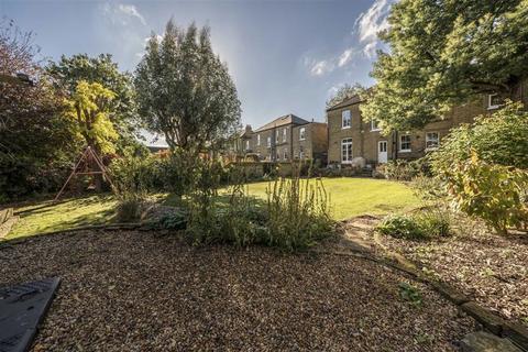 10 Elderslie Road, London, SE9 1UE
