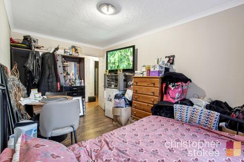 1 bedroom ground floor flat for sale, Maple Leaf Court, Cross Road, Waltham Cross, Hertfordshire, EN8 7HU