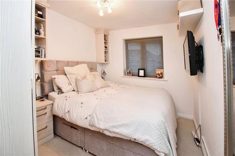 159 Cutforth Way, Romsey, SO51 0BG