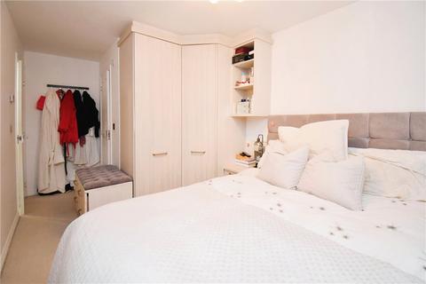 159 Cutforth Way, Romsey, SO51 0BG