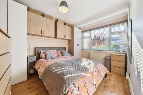 3 bedroom end of terrace house for sale, Garth Close, Morden SM4