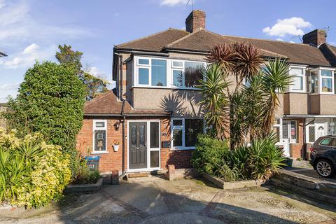 3 bedroom end of terrace house for sale, Garth Close, Morden SM4