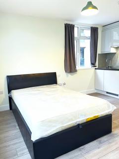 1 bedroom flat to rent, King Street, London W6