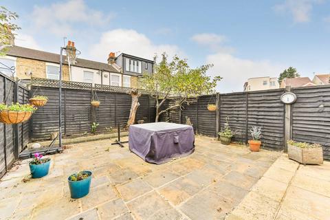 10 Aylett Road, London, SE25 4JY