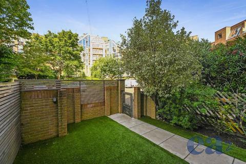 5 Mace Close, London, E1W 2JX