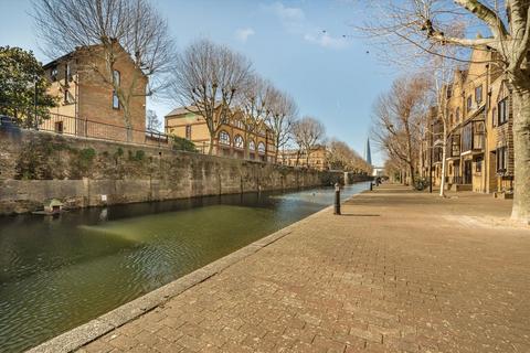 22 Waterman Way, London, E1W 2QN