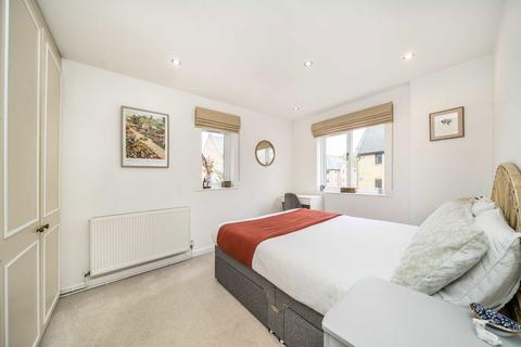 2 bedroom flat for sale, Kennet Street, London E1W