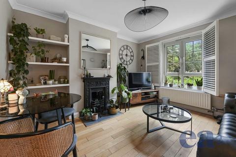 2 bedroom flat for sale, Reardon Street, London E1W