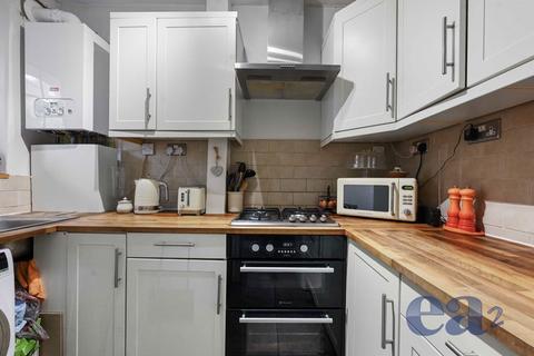 2 bedroom flat for sale, Reardon Street, London E1W