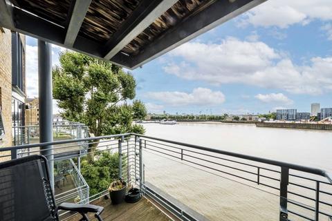 1 bedroom flat for sale, Wapping High Street, London E1W