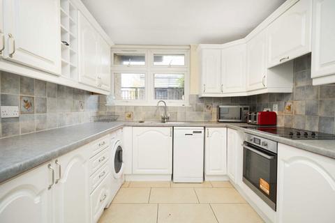 2 bedroom flat to rent, Burr Close, London E1W