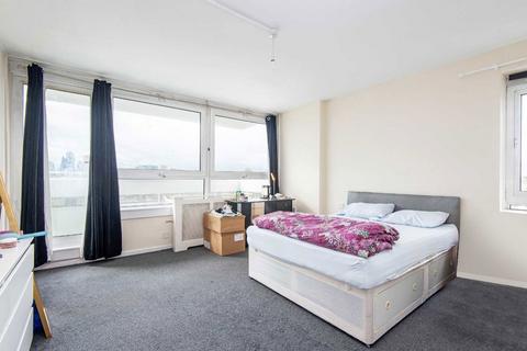 1 bedroom flat for sale, Camdenhurst Street, London E14