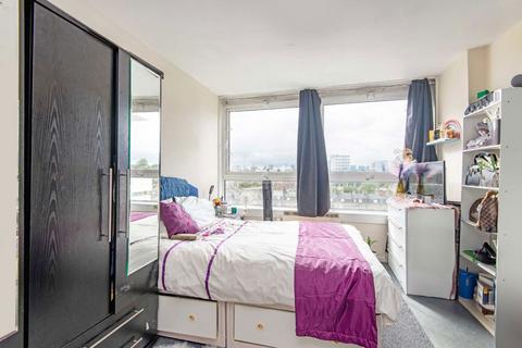 1 bedroom flat for sale, Camdenhurst Street, London E14