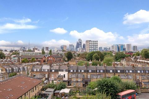 Camdenhurst Street, London E14