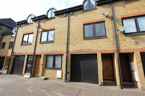 3 bedroom house to rent, Fowey Close, London E1W