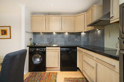 2 bedroom flat for sale, Knighten Street, London E1W