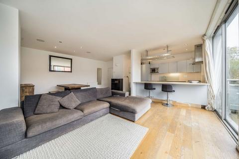 2 bedroom flat to rent, Monza Street, London E1W