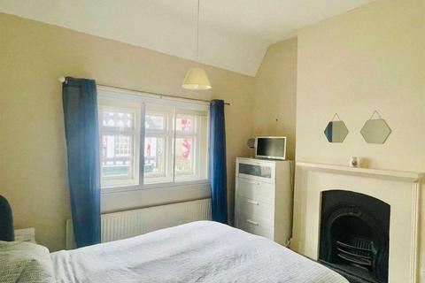 4 bedroom terraced house to rent, High Street, Windsor SL4