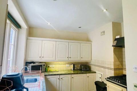 4 bedroom terraced house to rent, High Street, Windsor SL4