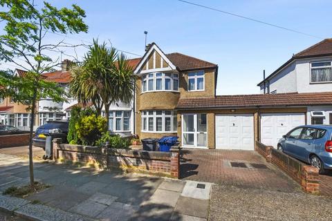 3 bedroom house to rent, Eastcote Avenue, Greenford UB6